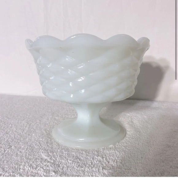 Vintage Indiana Quilted White Milk Glass Pedestal Bowl  Compote Candy Dish - Picture 2 of 14